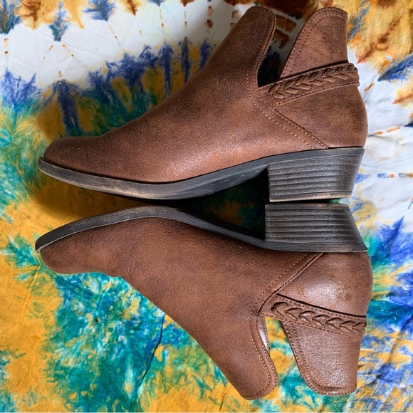 JUST FAB faux suede leather brown ankle boots - Picture 7 of 10